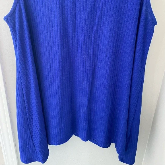 Olivia Moon — Blue tank top with silver zip on the back. - Picture 3 of 10